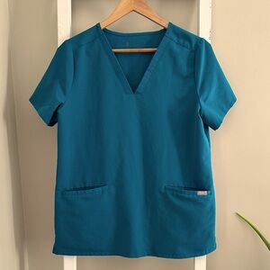 FIGS Casma Scrub Top